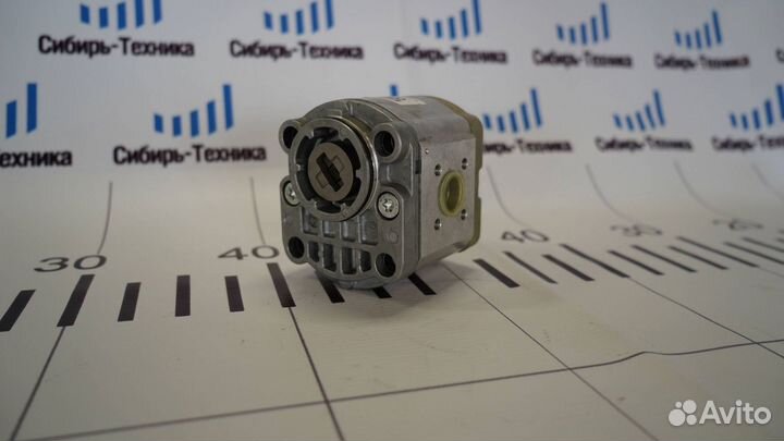 Насос гидравлический 95353115 Komatsu