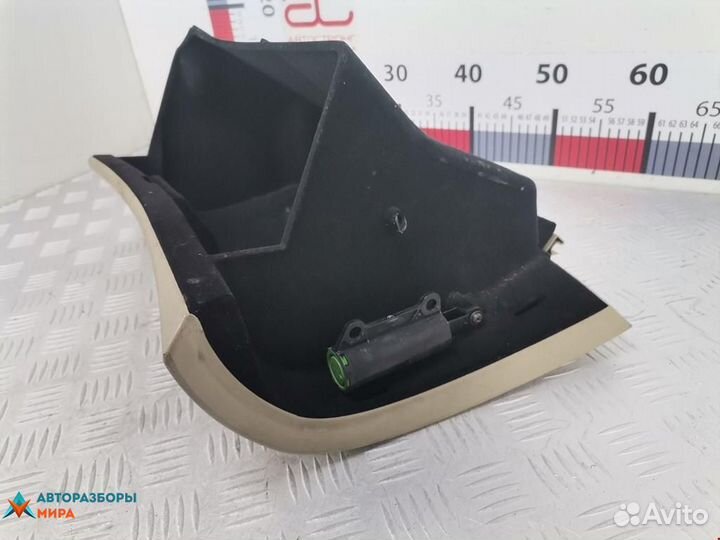 Бардачок Toyota Avensis 2 (T250) 2005