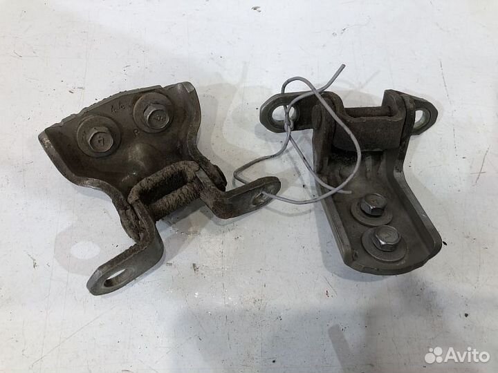 Петля двери перед зад Nissan Primera P12