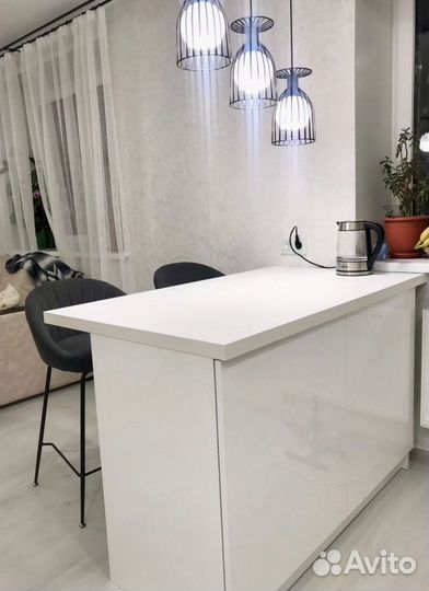 Прямой кухонный гарнитур современный