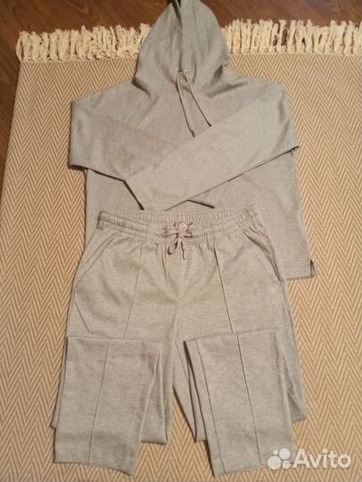 Спортивный костюм женский