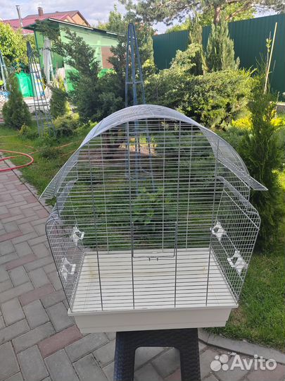 Большая клетка для птиц