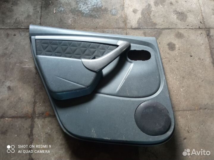 Обшивка задней левой двери Renault Duster