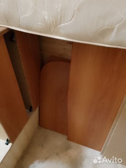 Кровать с матрасом