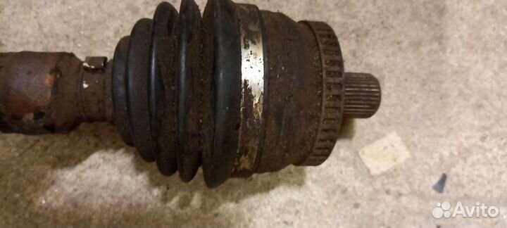 Полуось передняя Volkswagen Passat B5 1.8 aкпп