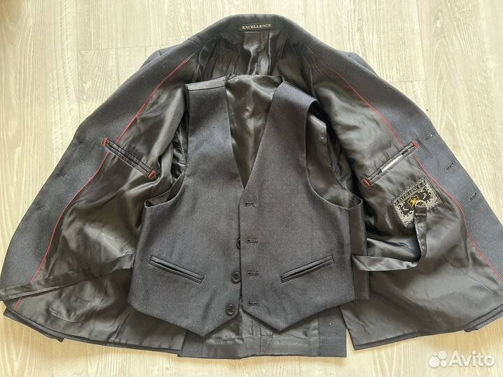 Пиджак с жилеткой