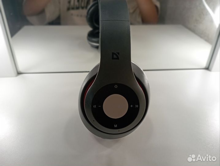 Проводные наушники