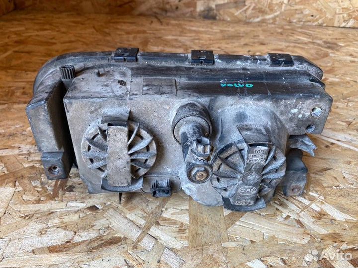 Фара правая Volvo 850