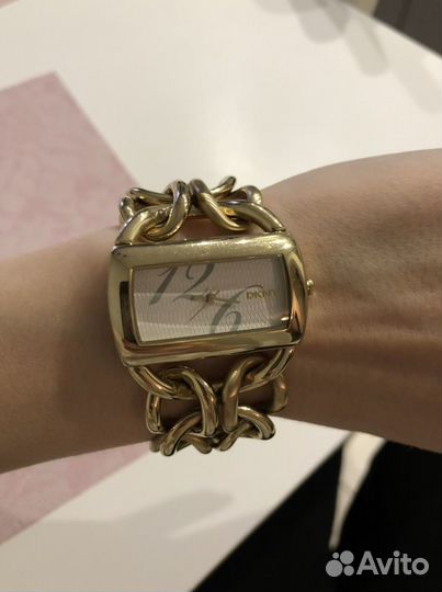 Часы dkny