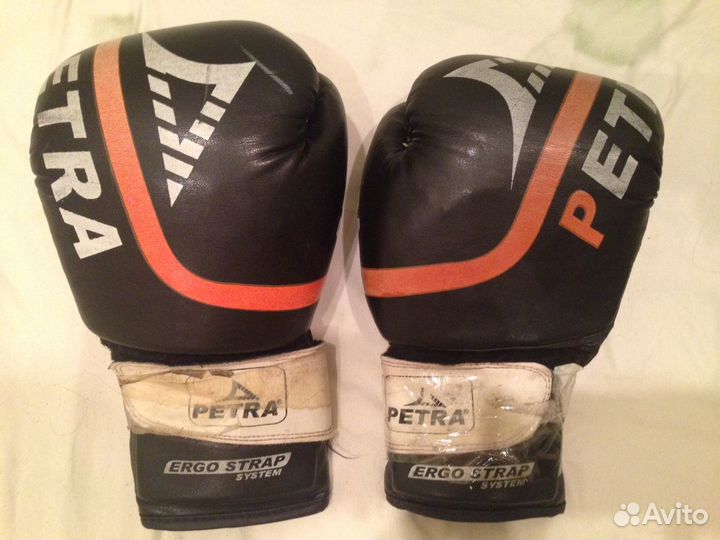 Боксерские перчатки