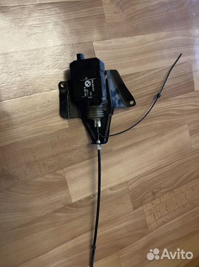 Привод лючка бензобака бмв Е39