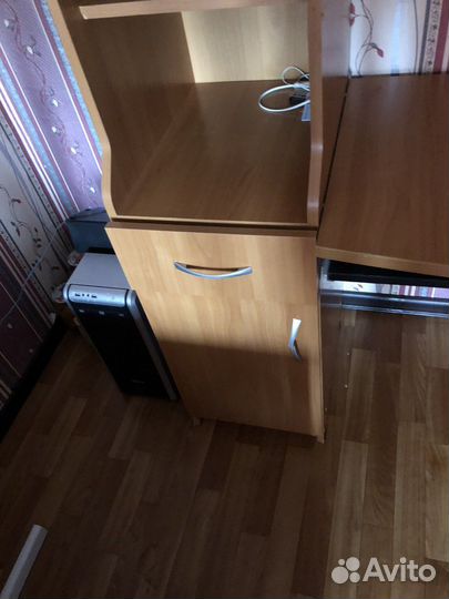 Компьютерный стол