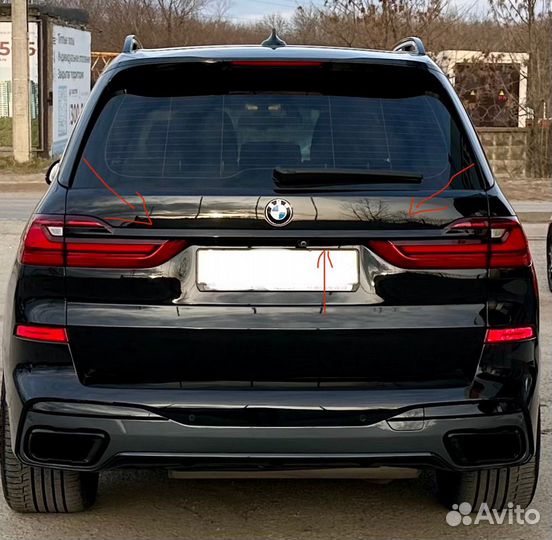 Молдинг крышки багажника BMW X7
