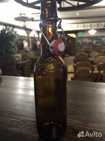 Бутылка с бугельной пробкой