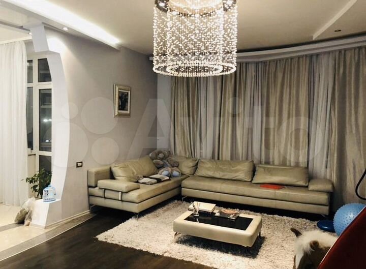 3-к. квартира, 90 м², 2/4 эт.