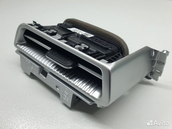 Дефлектор воздушный передний правый Kia K5 DL3 2.0