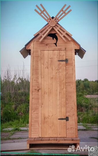 Уличный туалет деревянный