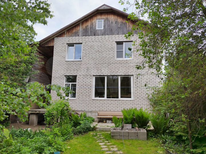 Дом 129 м² на участке 8 сот.