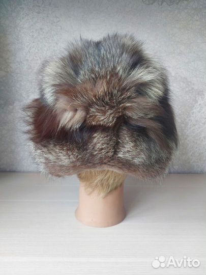 Шапка из лисы чернобурки женская