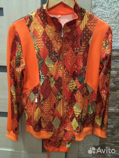 Спортивный костюм женский