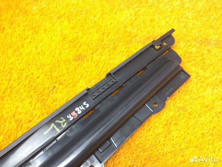 Шторка двери задняя левая Mercedes-Benz E-Class