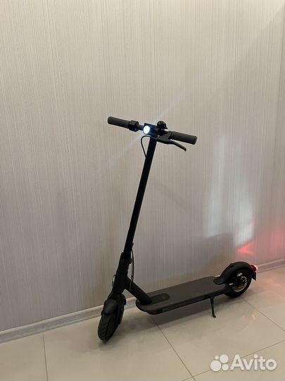 Электросамокат Xiaomi Electric Scooter Essential