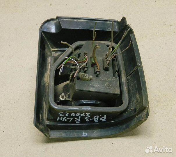 Фонарь левый универсал VW Passat B3 (дефект)