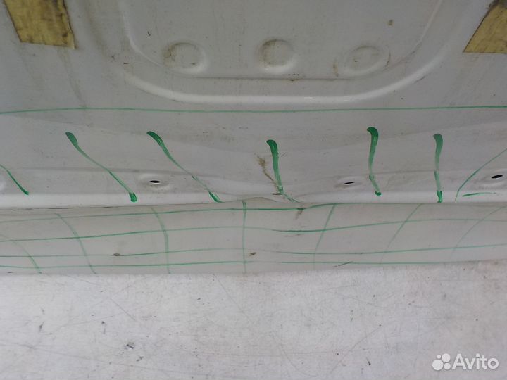 Дверь багажника Toyota Hiace