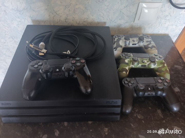 Sony playstation 4 PS4 pro 1tb