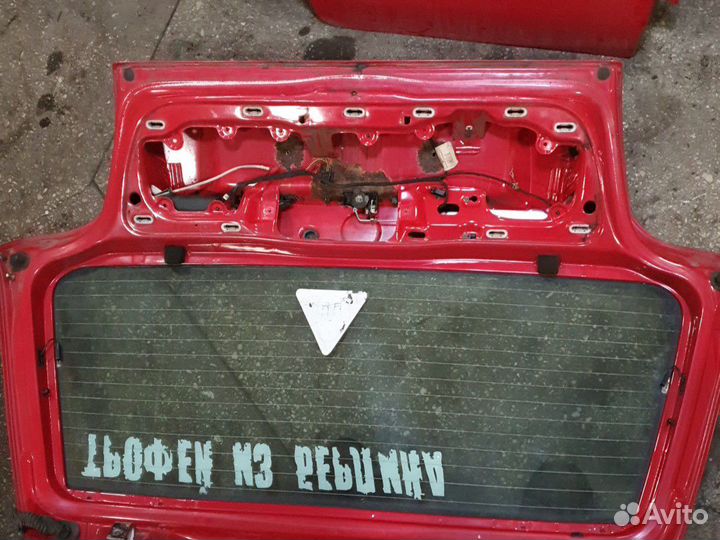 Стекло багажника Фольксваген Гольф 3 хэтчбек