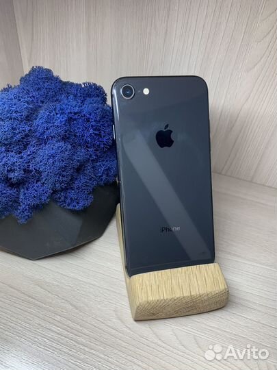 iPhone 8, 64 ГБ