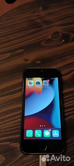 iPhone SE, 32 ГБ