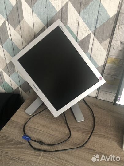 Монитор Samsung 721 s 2 положения