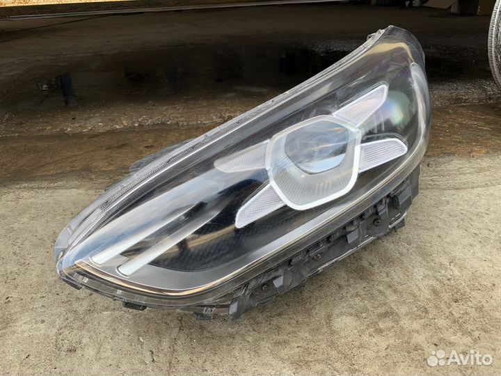 Kia Cerato 4 19 - фара левая LED