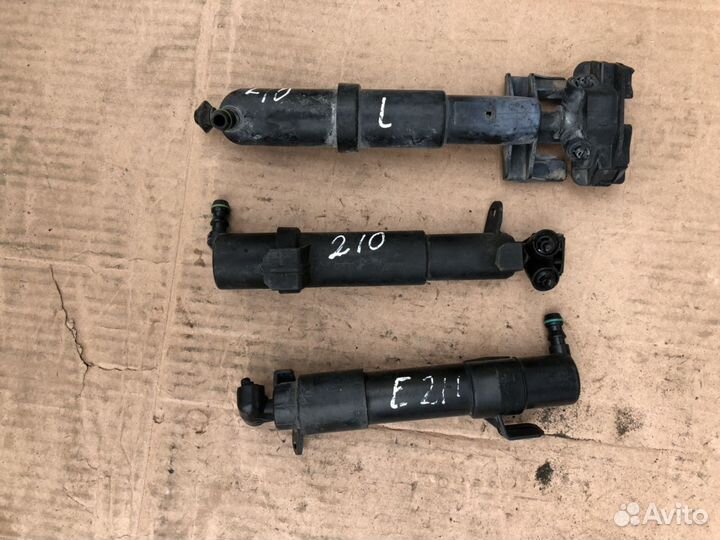 Форсунка на Амыватель фар на Mercedes E211 E210