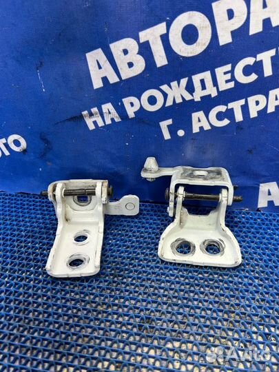 Петля двери Peugeot 308 хэтчбек EP6C 2012