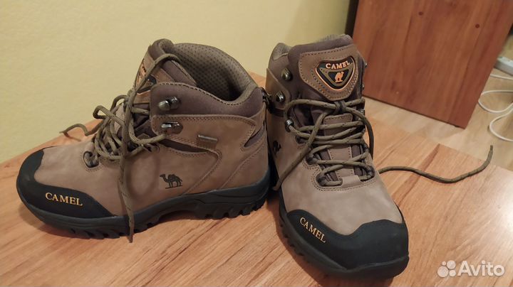 Треккинговые ботинки