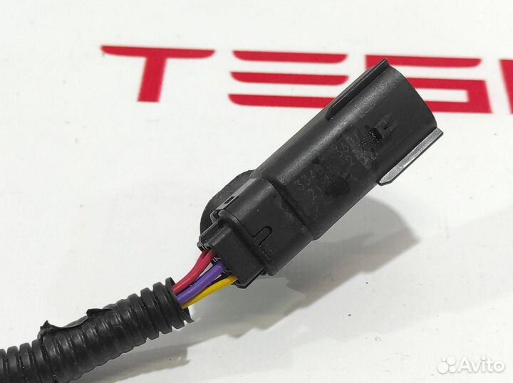 Разъем (фишка) проводки Tesla Model X рест. 2022
