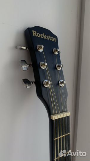 Акустическая гитара