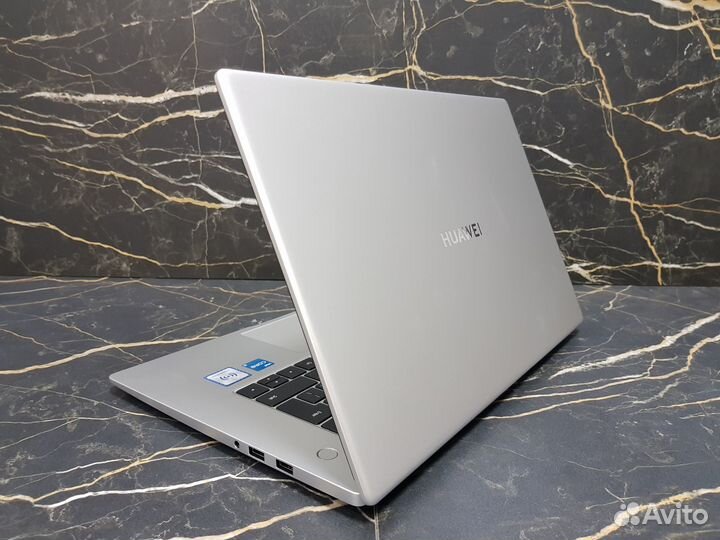 Ультрабук Huawei MateBook D 15 дюймов на Core i3
