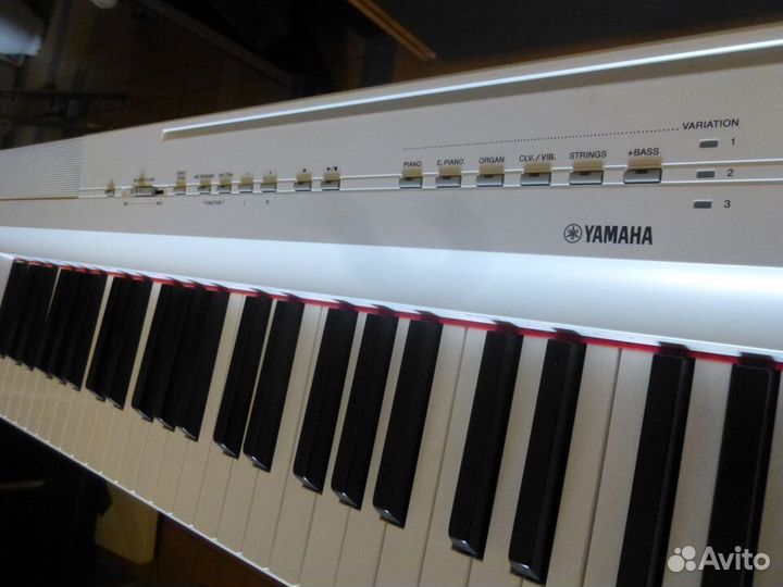 Yamaha p-125WH