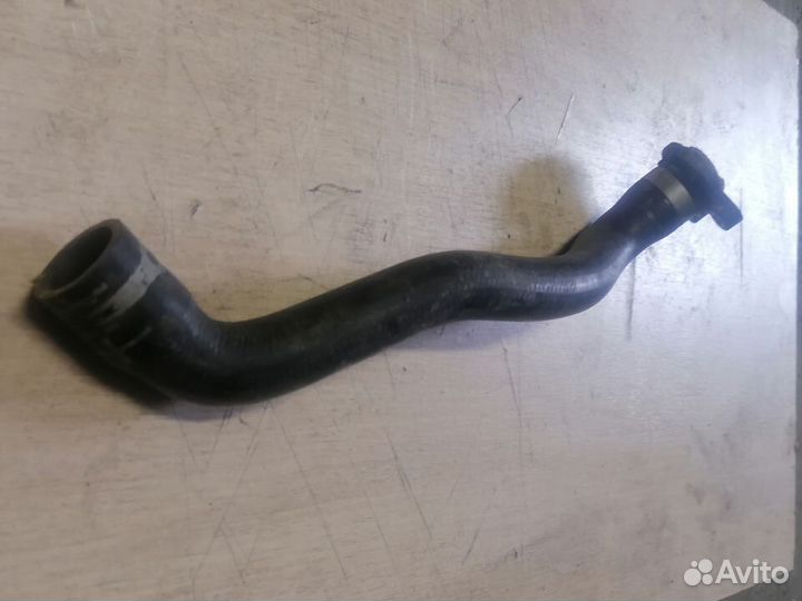 Патрубок системы охлаждения BMW 3-Series