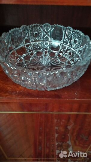 Большие хрустальные вазы