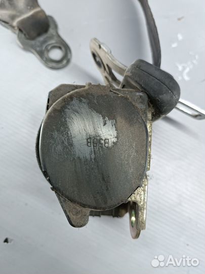 Ремень безопасности Volkswagen Passat B3