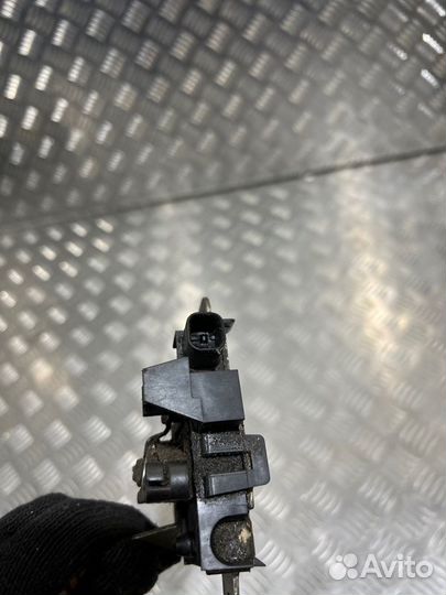 Замок капота Ford Mondeo 4 2.0