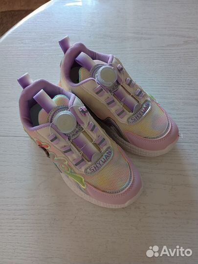 Кроссовки для девочки 30 размер новые