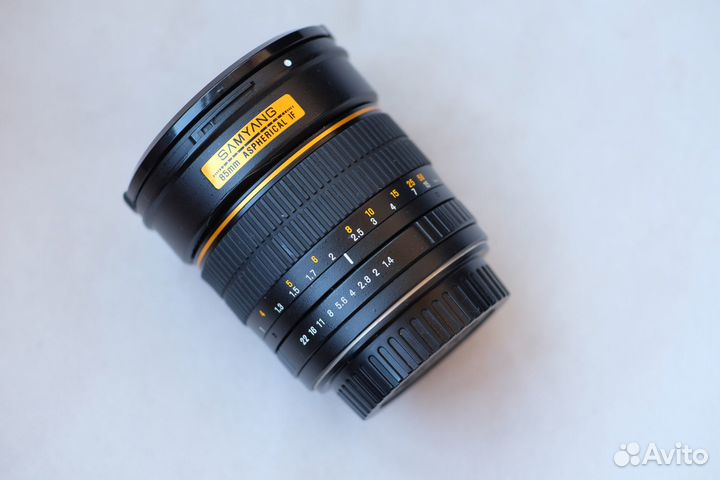 Объектив Samyang MF 85mm f/1.4 Canon EF