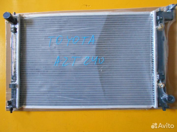 Радиатор охлаждения тойота AZT240