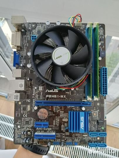 Материнская плата с процессором и памятью