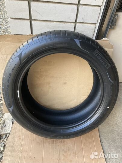 Pirelli P Zero PZ4 245/45 R18 и 275/40 R18 103Y